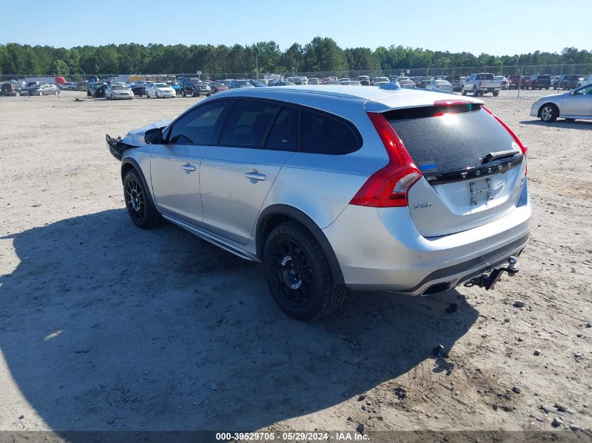 2015 Volvo V60 Cross Country T5 VIN: YV4612HKXF1000516 Lot: 39529705