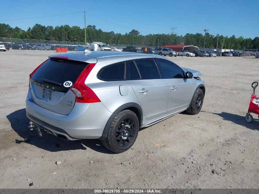 2015 Volvo V60 Cross Country T5 VIN: YV4612HKXF1000516 Lot: 39529705