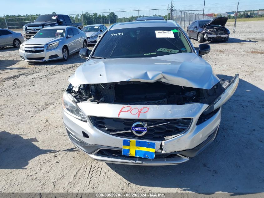 2015 Volvo V60 Cross Country T5 VIN: YV4612HKXF1000516 Lot: 39529705