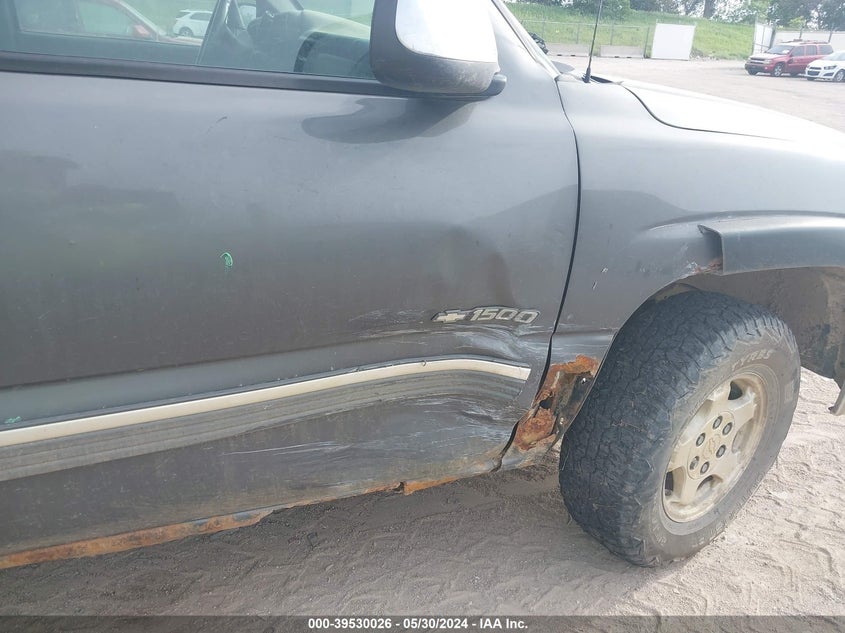 2001 Chevrolet Silverado 1500 Ls VIN: 2GCEK19T711136005 Lot: 39530026