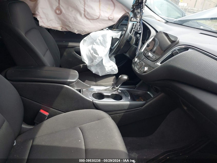 VIN 1G1ZD5ST2JF198216 2018 CHEVROLET MALIBU LT