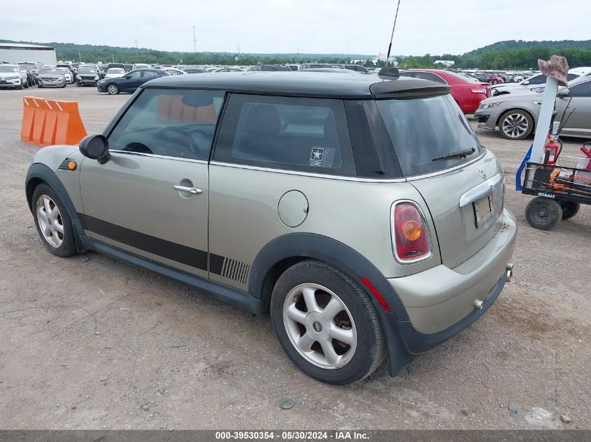 2008 Mini Cooper VIN: WMWMF335X8TU67782 Lot: 39530354