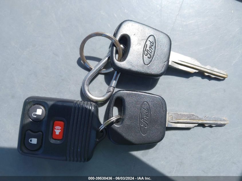 2002 Ford Escape Xlt VIN: 1FMYU04162KA80739 Lot: 39530436