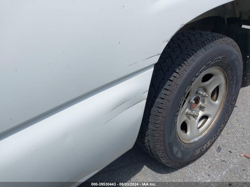 2002 Chevrolet Silverado 1500 VIN: 1GCEC19TX2E105330 Lot: 39530443