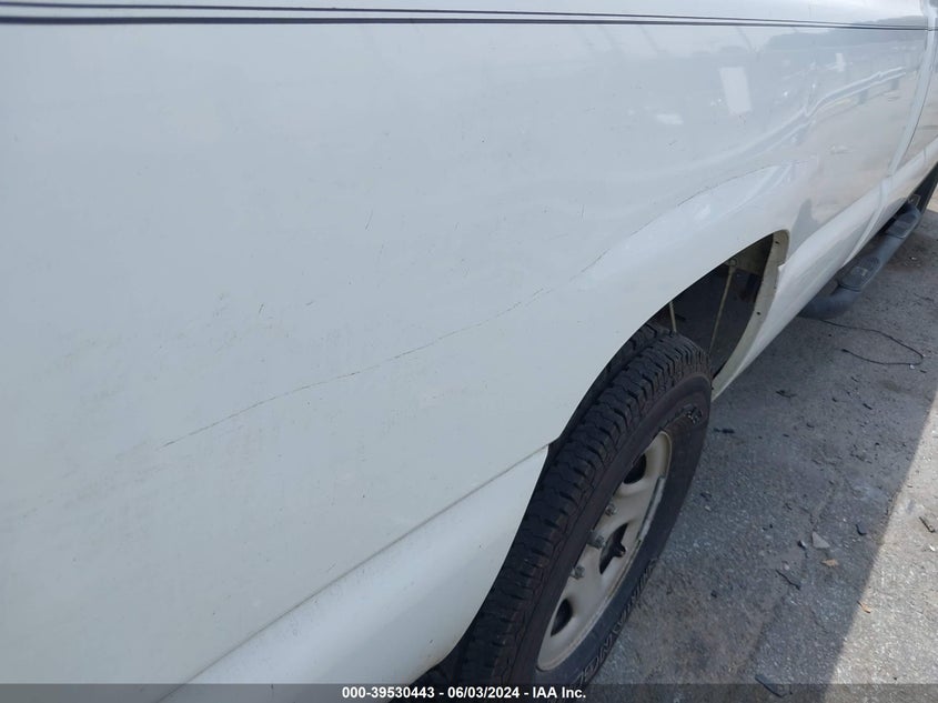 2002 Chevrolet Silverado 1500 VIN: 1GCEC19TX2E105330 Lot: 39530443