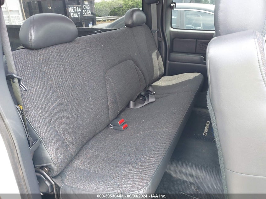 2002 Chevrolet Silverado 1500 VIN: 1GCEC19TX2E105330 Lot: 39530443