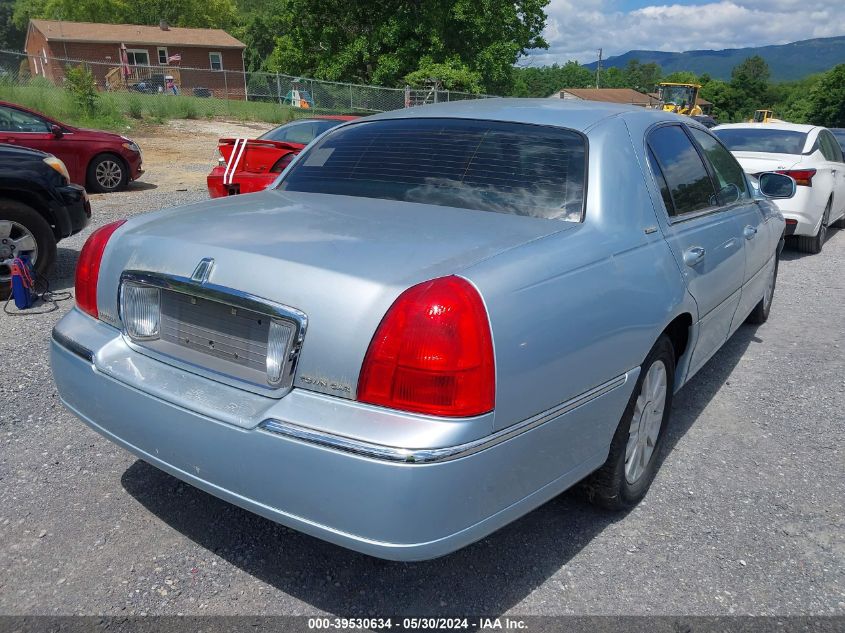 2007 Lincoln Town Car Signature VIN: 1LNHM81W97Y627120 Lot: 39530634
