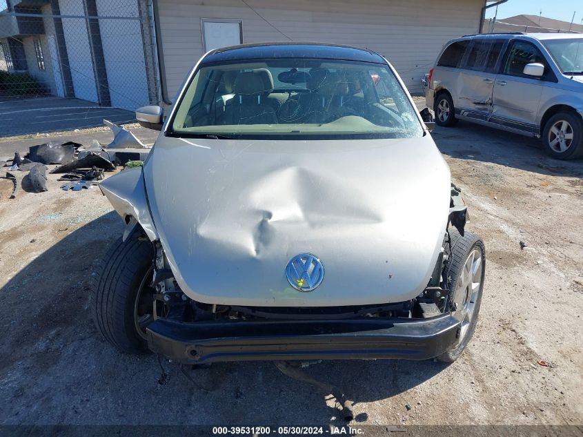 2013 Volkswagen Beetle 2.5L VIN: 3VWJX7AT0DM671007 Lot: 39531200