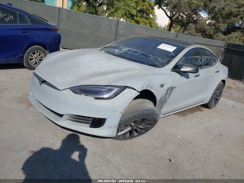2016 Tesla Model S 60/70/75/85 5YJSA1E14GF158723 photo 1