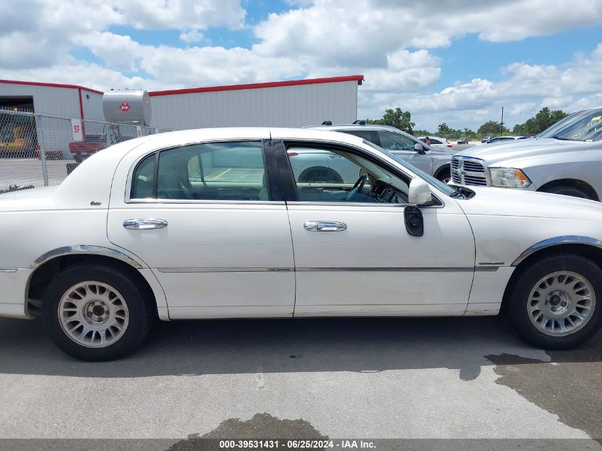 1999 Lincoln Town Car Cartier VIN: 1LNHM83W1XY621471 Lot: 39531431