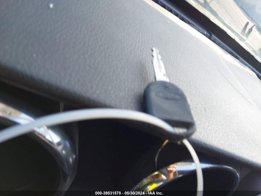 2005 Ford Mustang V6 Deluxe/V6 Premium VIN: 1ZVFT80N555137437 Lot: 39531578