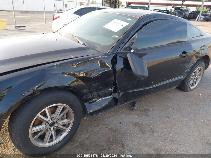 2005 Ford Mustang V6 Deluxe/V6 Premium VIN: 1ZVFT80N555137437 Lot: 39531578