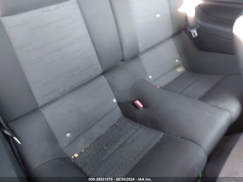 2005 Ford Mustang V6 Deluxe/V6 Premium VIN: 1ZVFT80N555137437 Lot: 39531578