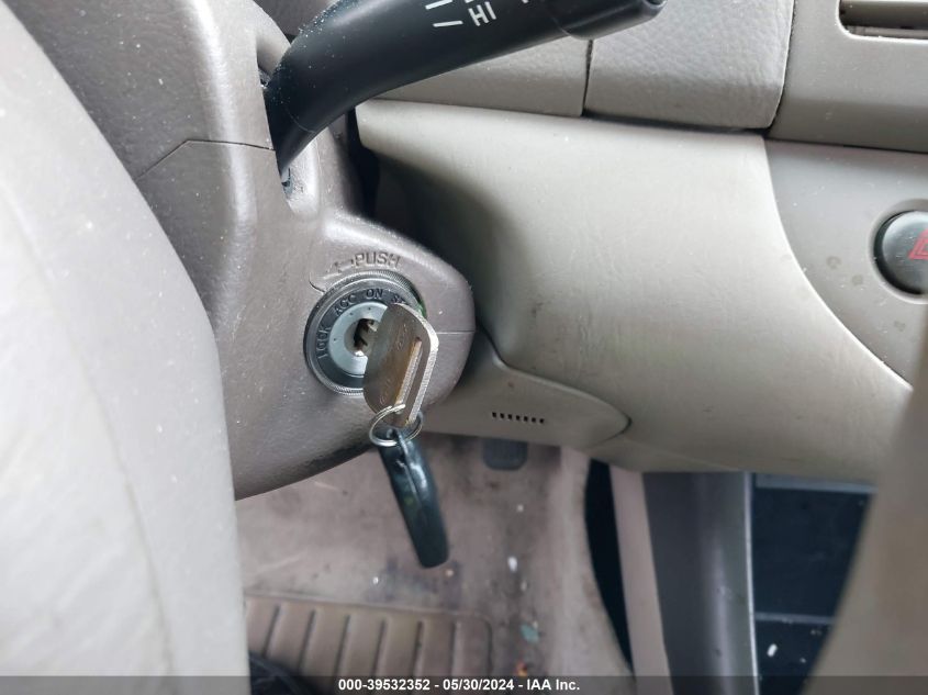 2003 Toyota Camry Le VIN: 4T1BE32K13U207225 Lot: 39532352