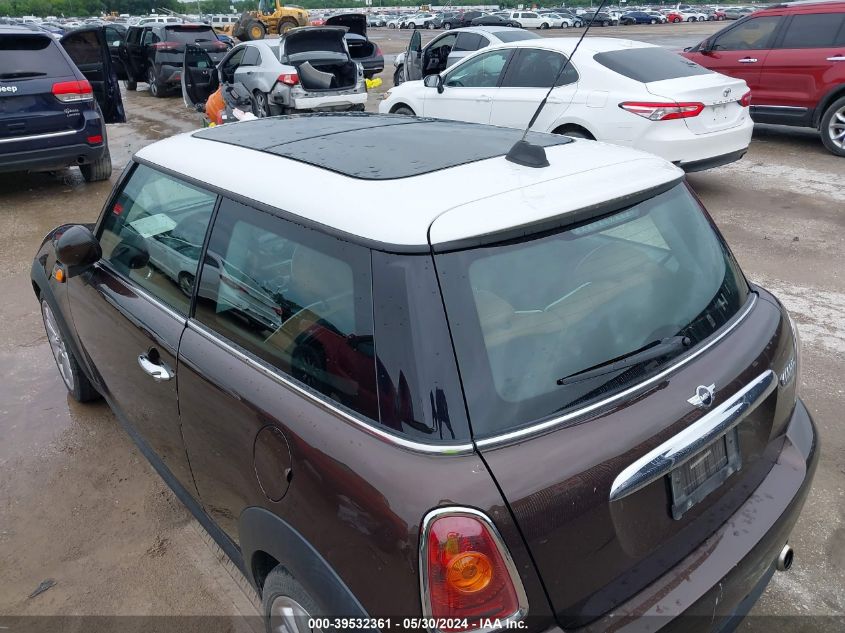 2010 Mini Cooper VIN: WMWMF3C54ATZ65806 Lot: 39532361