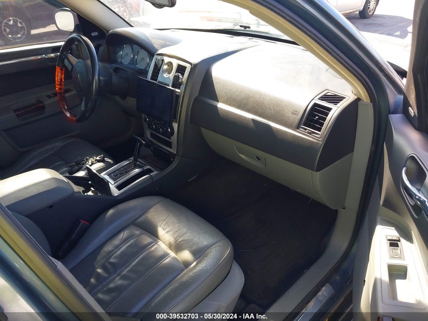 2005 Chrysler 300C VIN: 2C3JA63H45H656814 Lot: 39532703