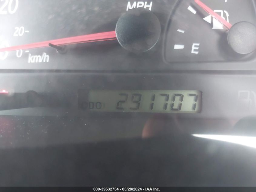 2003 Toyota Camry Le VIN: 4T1BE32K63U208385 Lot: 39532754