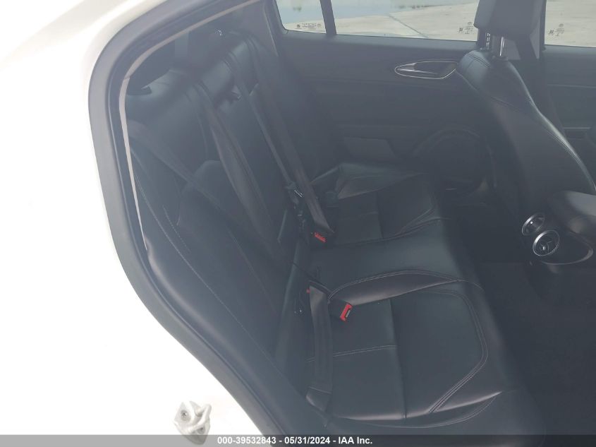 2017 Alfa Romeo Giulia Rwd VIN: ZARFAEBN2H7553951 Lot: 39532843