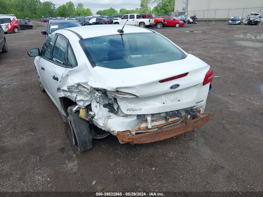 2015 Ford Focus S VIN: 1FADP3E24FL313283 Lot: 39532865