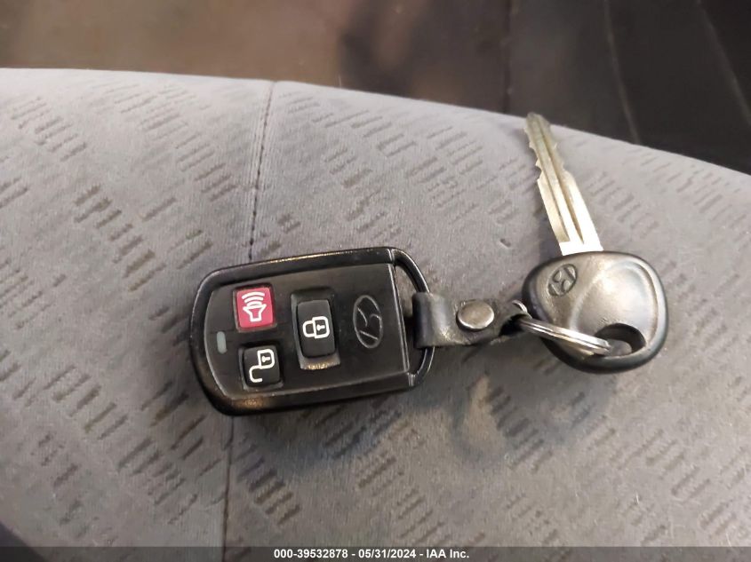 2005 Hyundai Elantra Gls/Gt VIN: KMHDN46D15U134564 Lot: 39532878