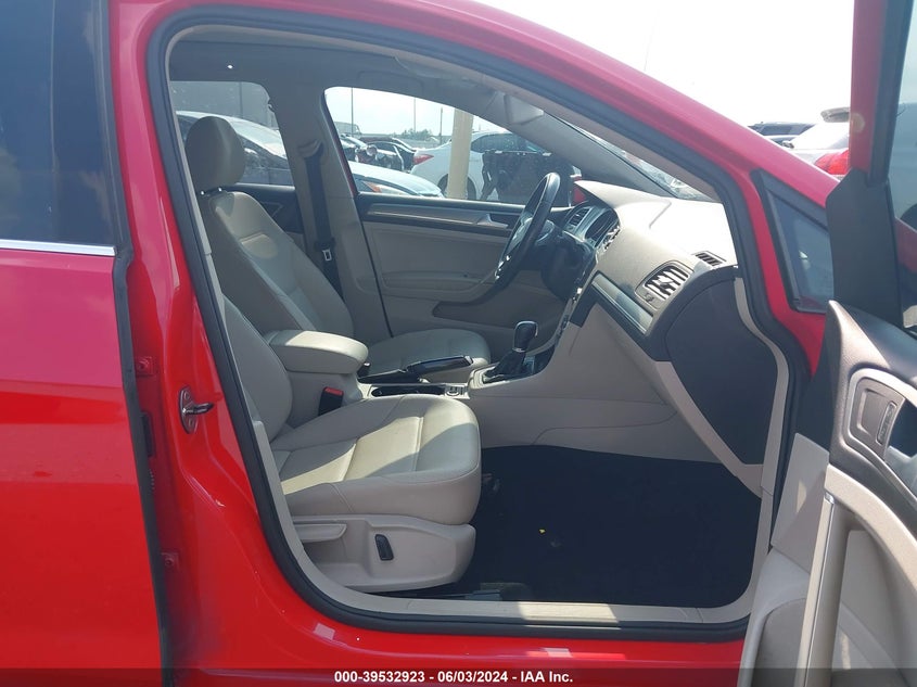 2016 VOLKSWAGEN GOLF SPORTWAGEN TSI SE 4-DOOR - 3VWC17AU6GM502374