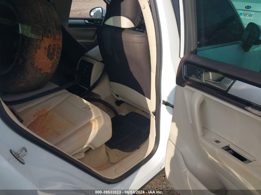 2012 Volkswagen Touareg Vr6 Sport VIN: WVGEF9BP2CD010704 Lot: 39533023