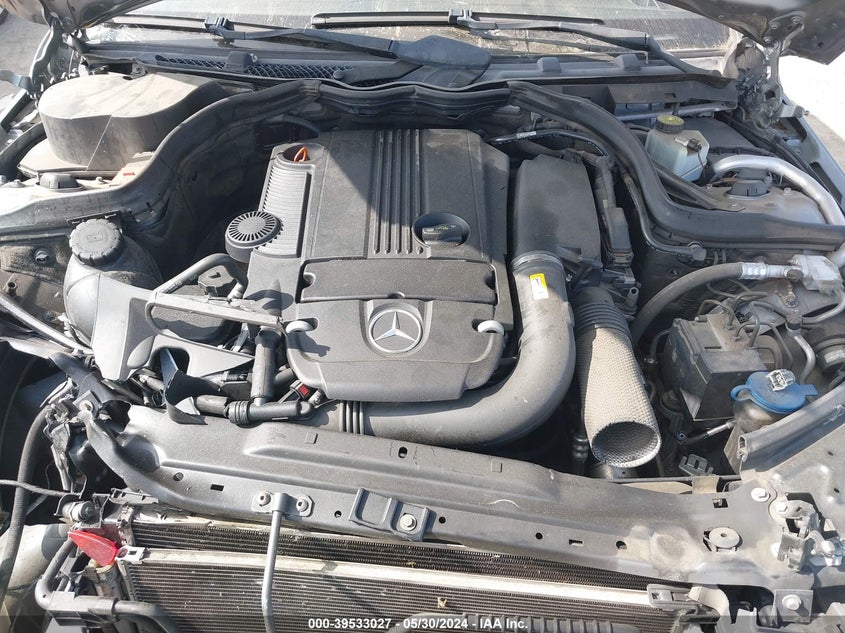 2012 Mercedes-Benz C 250 Luxury/Sport VIN: WDDGF4HB2CR207800 Lot: 39533027