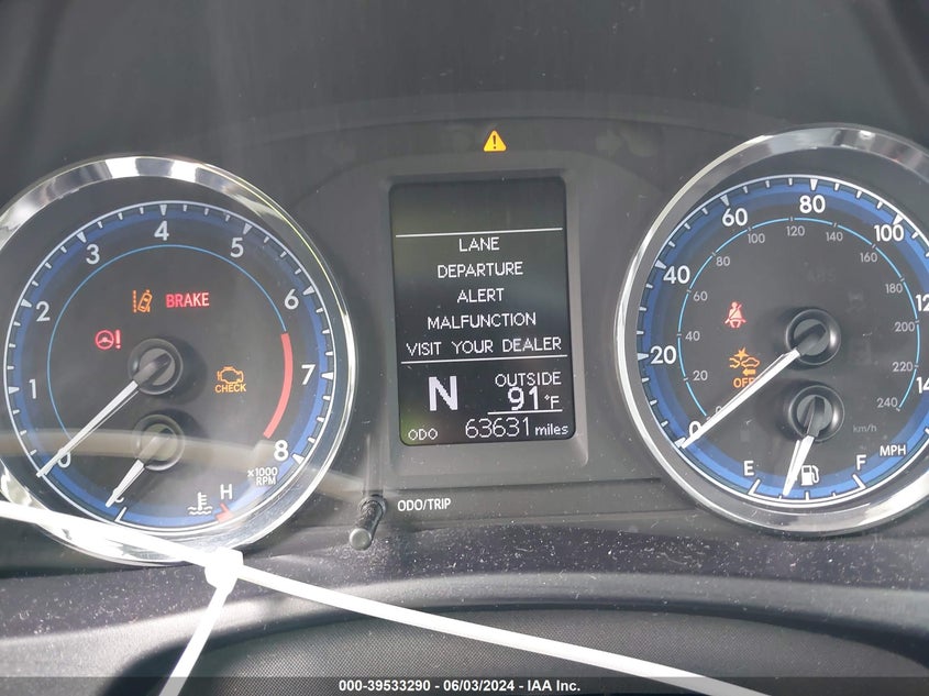 2017 Toyota Corolla Le VIN: 5YFBURHE4HP646354 Lot: 39533290