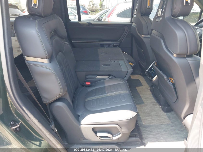 2023 RIVIAN R1S N(VIN: 7PDSGABA8PN019739