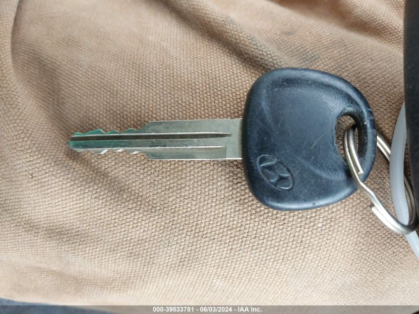 2002 Hyundai Elantra Gls VIN: KMHDN45D32U272975 Lot: 39533781