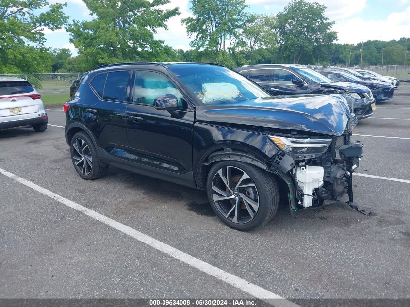 2022 Volvo Xc40 T5 R-Design VIN: YV4162UM7N2790563 Lot: 39534008