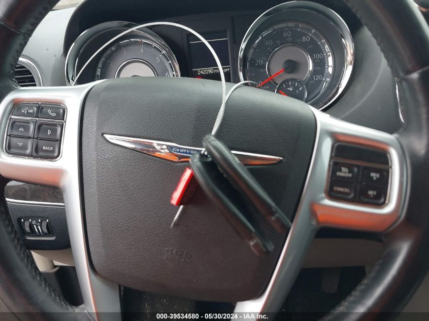 2013 Chrysler Town & Country Touring VIN: 2C4RC1BG5DR638092 Lot: 39534580