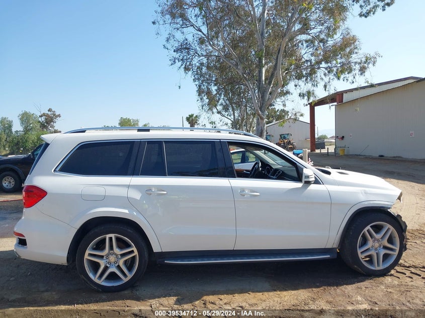 2015 MERCEDES-BENZ GL 550 4MATIC - 4JGDF7DEXFA536175