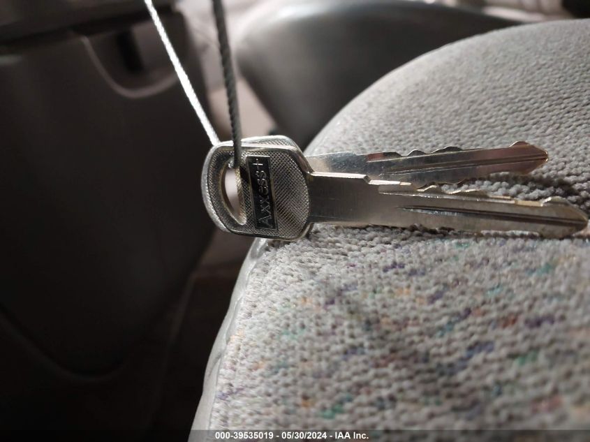 2000 Chevrolet Astro VIN: 1GNEL19W4YB177667 Lot: 39535019