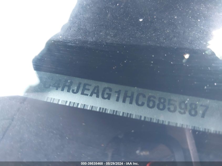 2017 Jeep Grand Cherokee Laredo 4X2 VIN: 1C4RJEAG1HC685987 Lot: 39535468