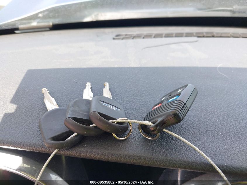 2005 Ford Mustang V6 Deluxe/V6 Premium VIN: 1ZVFT80N955176421 Lot: 39535882