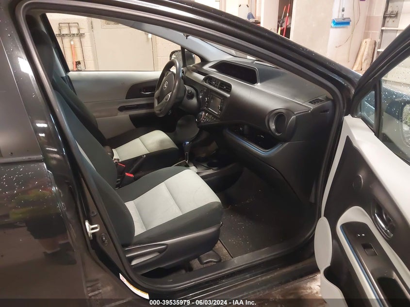 2013 Toyota Prius C Three VIN: JTDKDTB37D1547983 Lot: 39535979