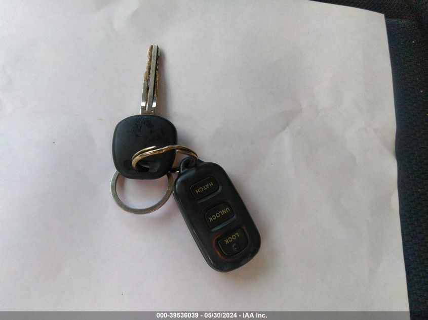 2005 Toyota Matrix Xr VIN: 2T1KR32E45C354528 Lot: 39536039