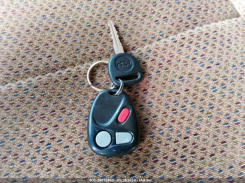 2000 Chevrolet Silverado 1500 Ls VIN: 1GCEK19T8YE164744 Lot: 39536943