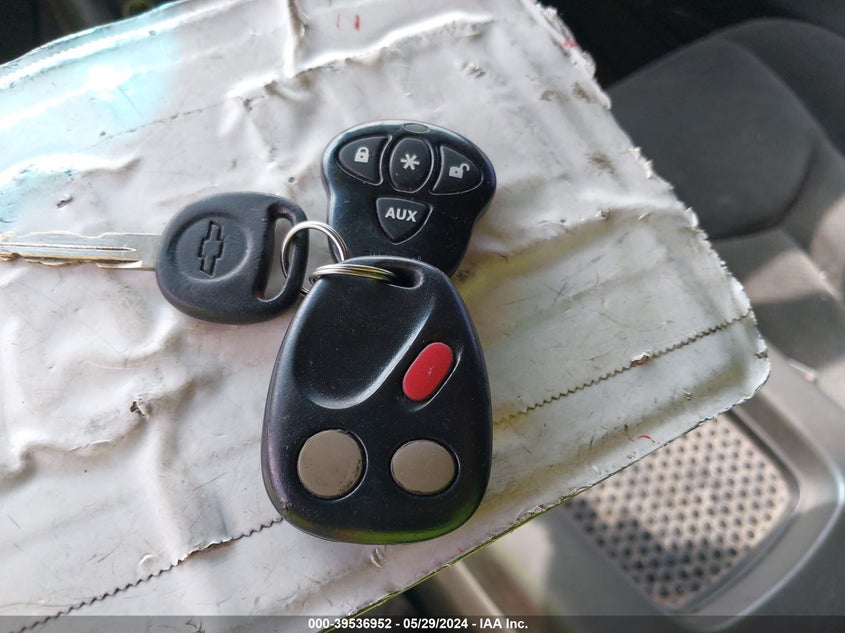 2004 Chevrolet Silverado 1500 Z71 VIN: 2GCEK19T041112200 Lot: 39536952