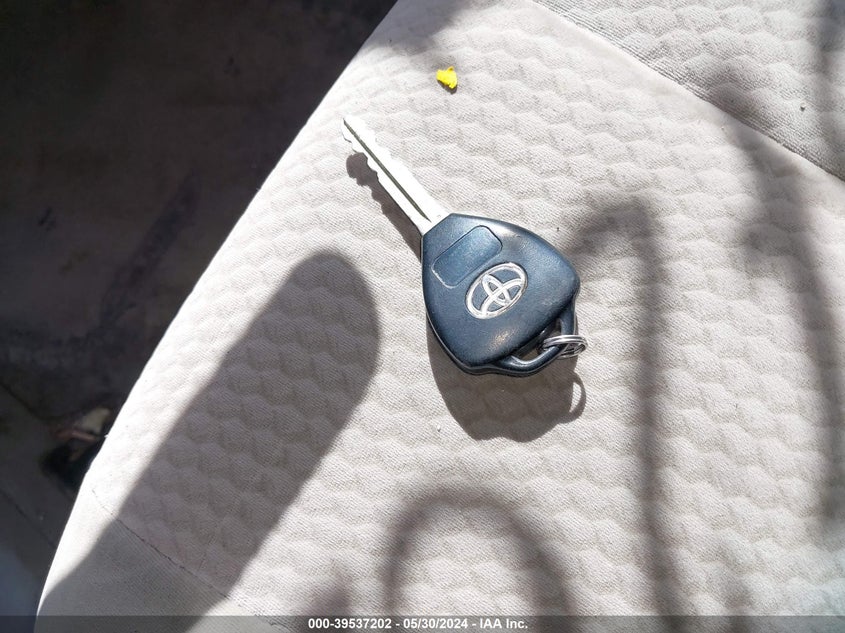 2010 Toyota Camry Le VIN: 4T4BF3EK4AR038426 Lot: 39537202