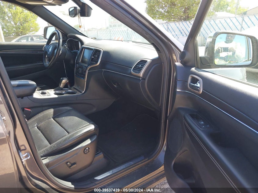 VIN 1C4RJFBG1HC635207 2017 JEEP GRAND CHEROKEE LIMITED 4X4