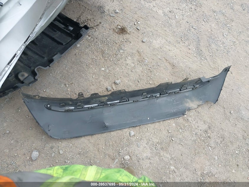 2021 TOYOTA COROLLA LE - JTDEPMAE0MJ176145