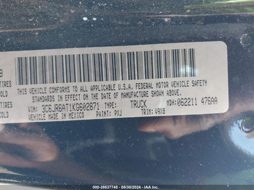 2019 Ram 1500 Classic Express Regular Cab 4X2 6'4 Box VIN: 3C6JR6AT1KG602871 Lot: 39537745