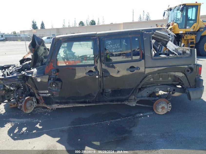 2017 JEEP WRANGLER UNLIMITED SPORT 4X4 - 1C4BJWDG3HL751636