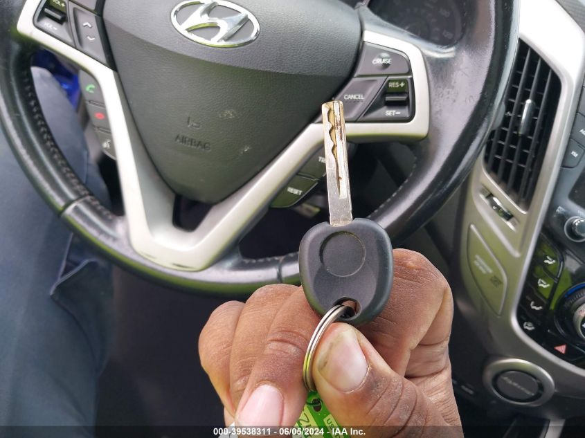 2013 Hyundai Veloster Base W/Black VIN: KMHTC6AD3DU167343 Lot: 39538311