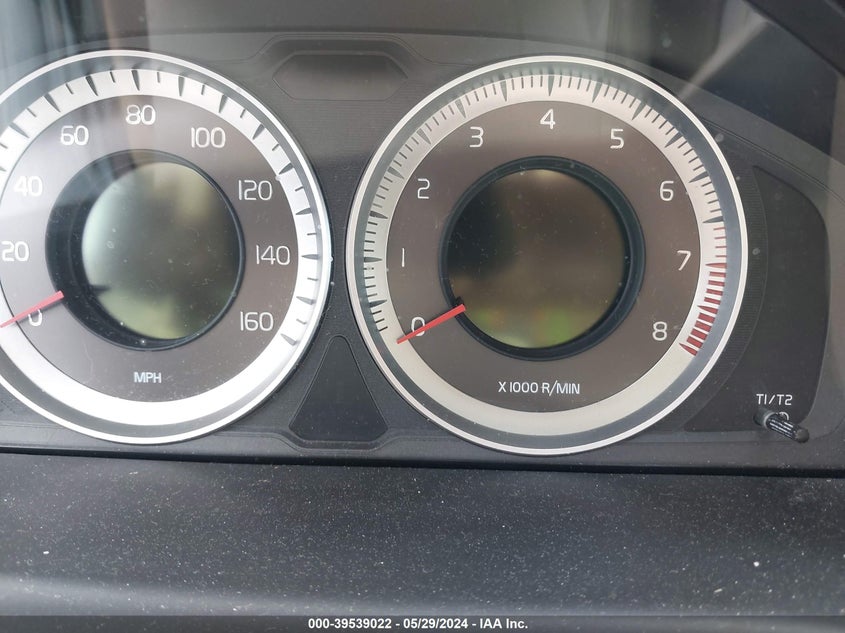 2013 VOLVO XC70 T6/T6 PLATINUM/T6 PREMIER PLUS - YV4902BZ3D1154097