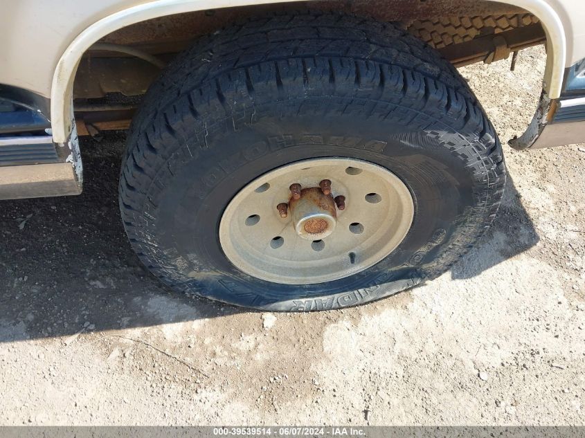 1992 Chevrolet Gmt-400 K1500 VIN: 2GCEK19K1N1118435 Lot: 39539514