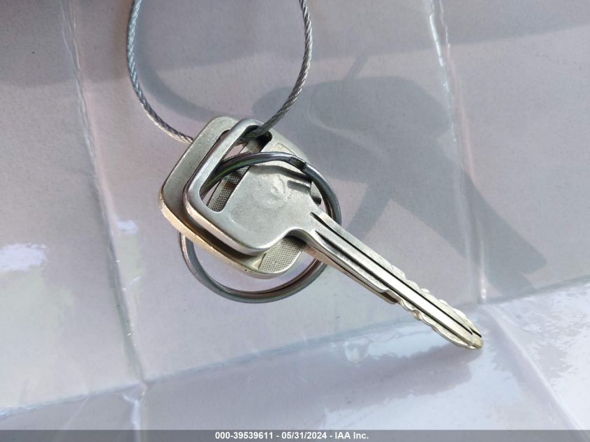 2000 Toyota Tundra VIN: 5TBJN3216YS001183 Lot: 39539611