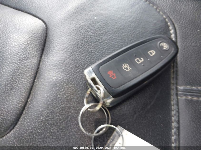 2016 Ford Focus Titanium VIN: 1FADP3J2XGL200817 Lot: 39539769